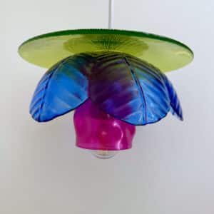 Suspension colorée en verre recyclée