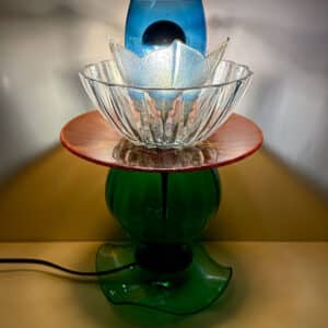 Lampe à poser réalisée selon les principes du reemploi